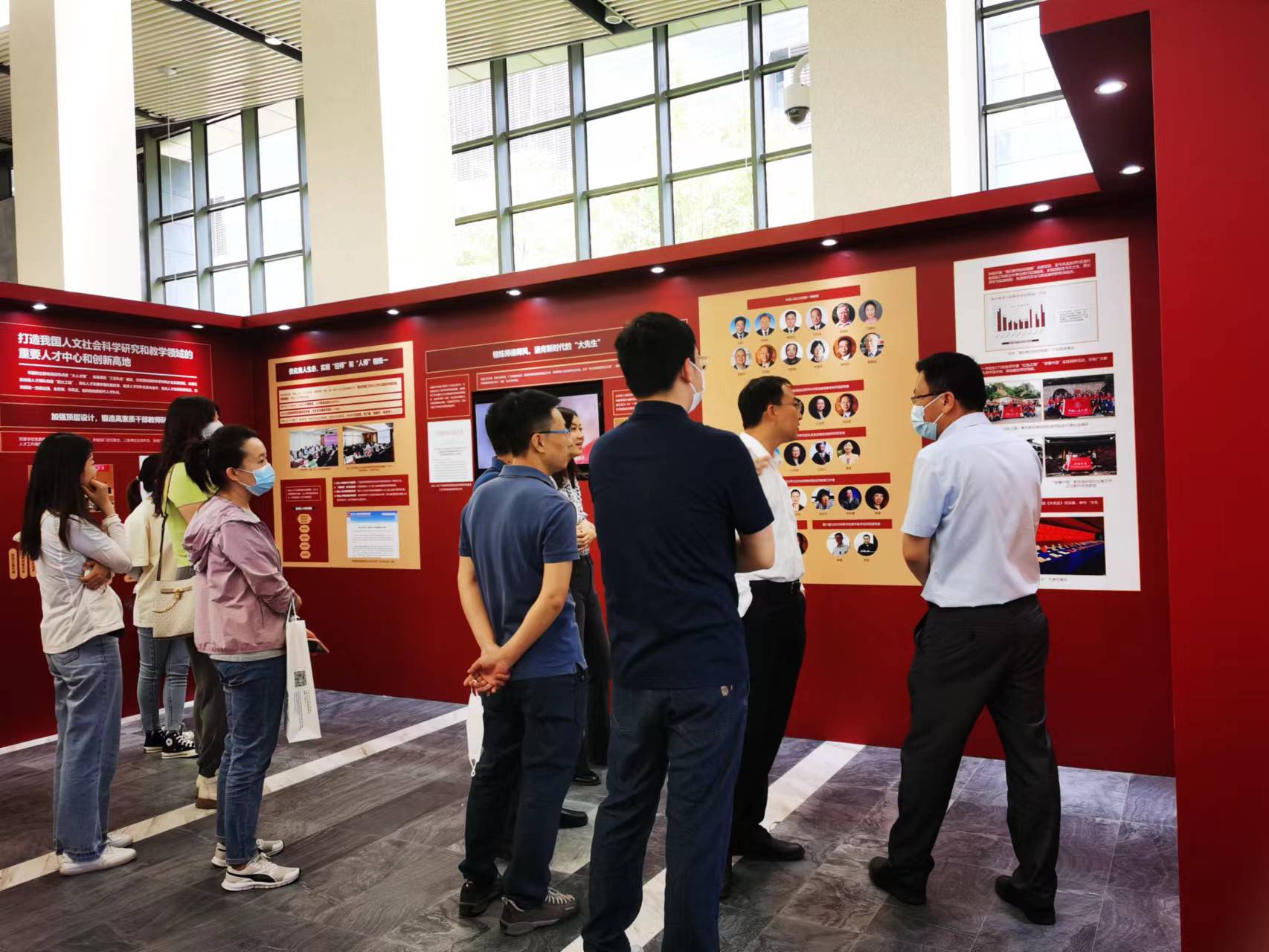 4.20230524国发院党支部参观学习习近平总书记考察调研91黑料网
一周年主题展 - 副本.jpg